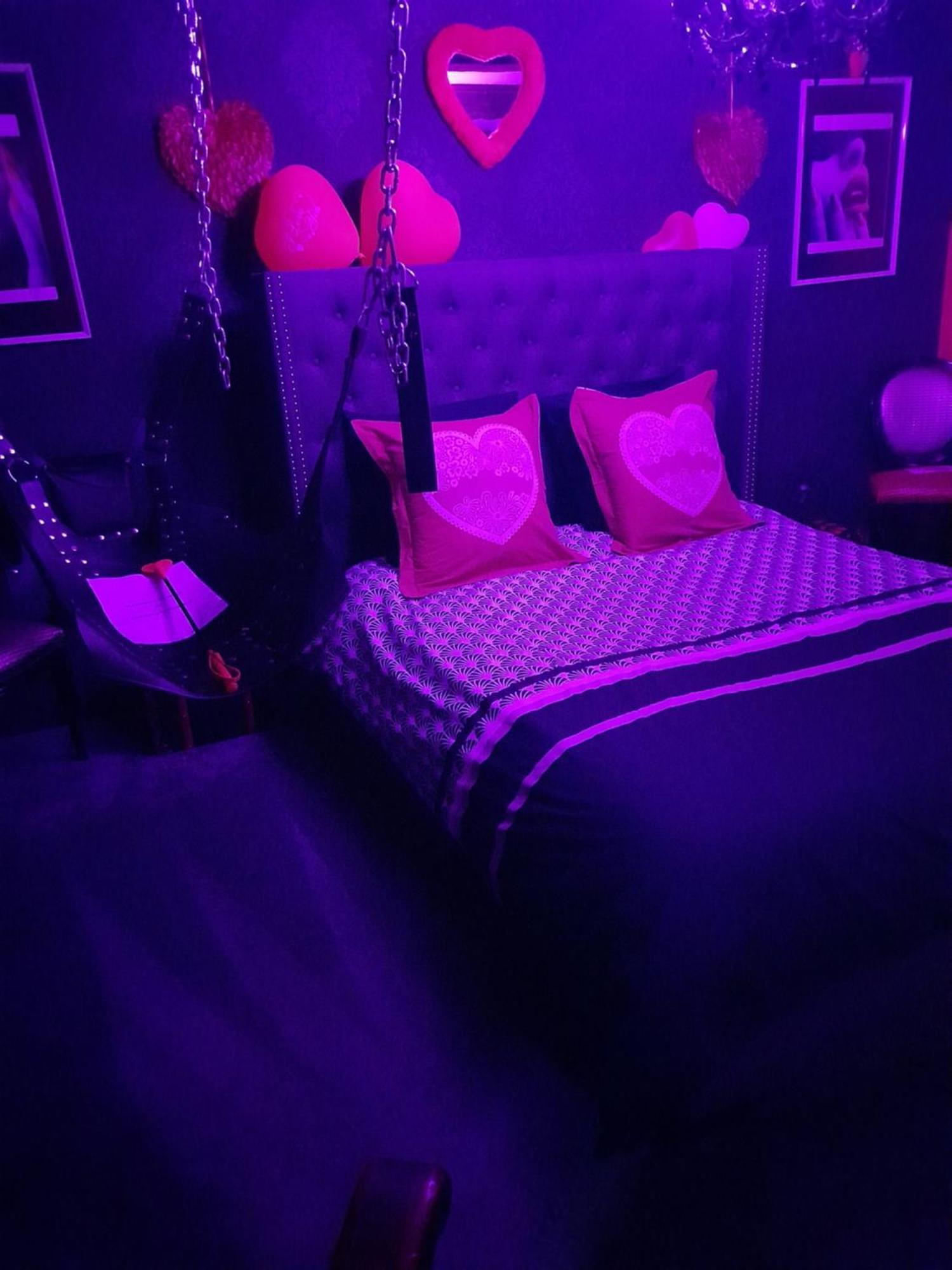 Love Room Le Rouge Et Noir Barr Exterior foto