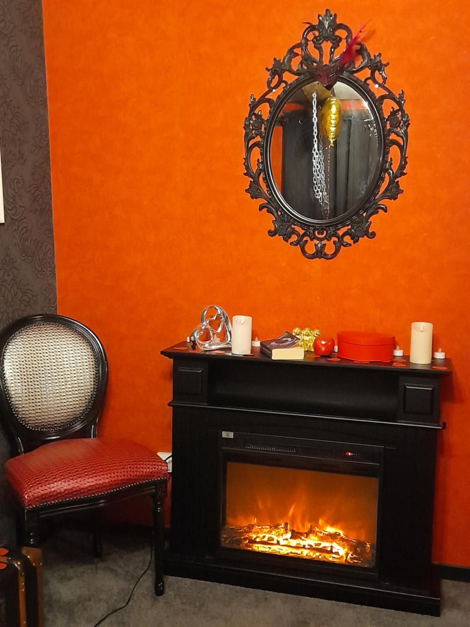 Love Room Le Rouge Et Noir Barr Exterior foto